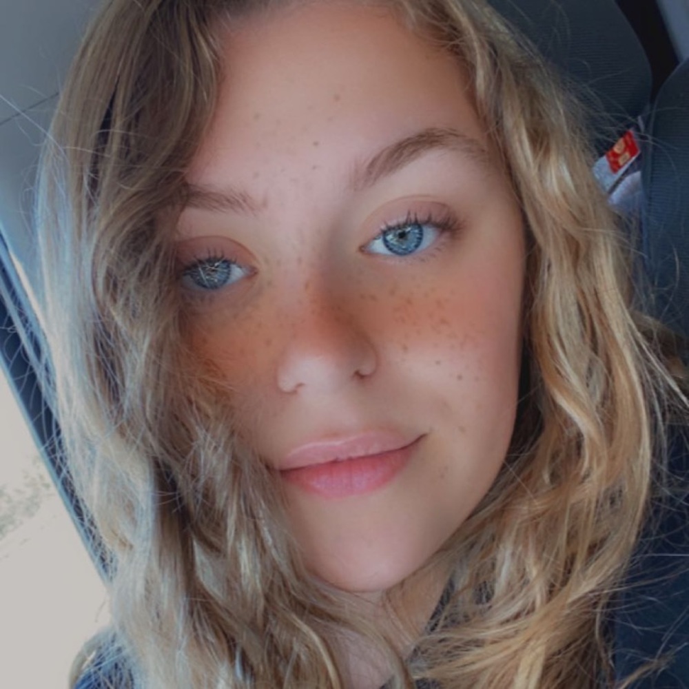 Meet your Posher, Kayla